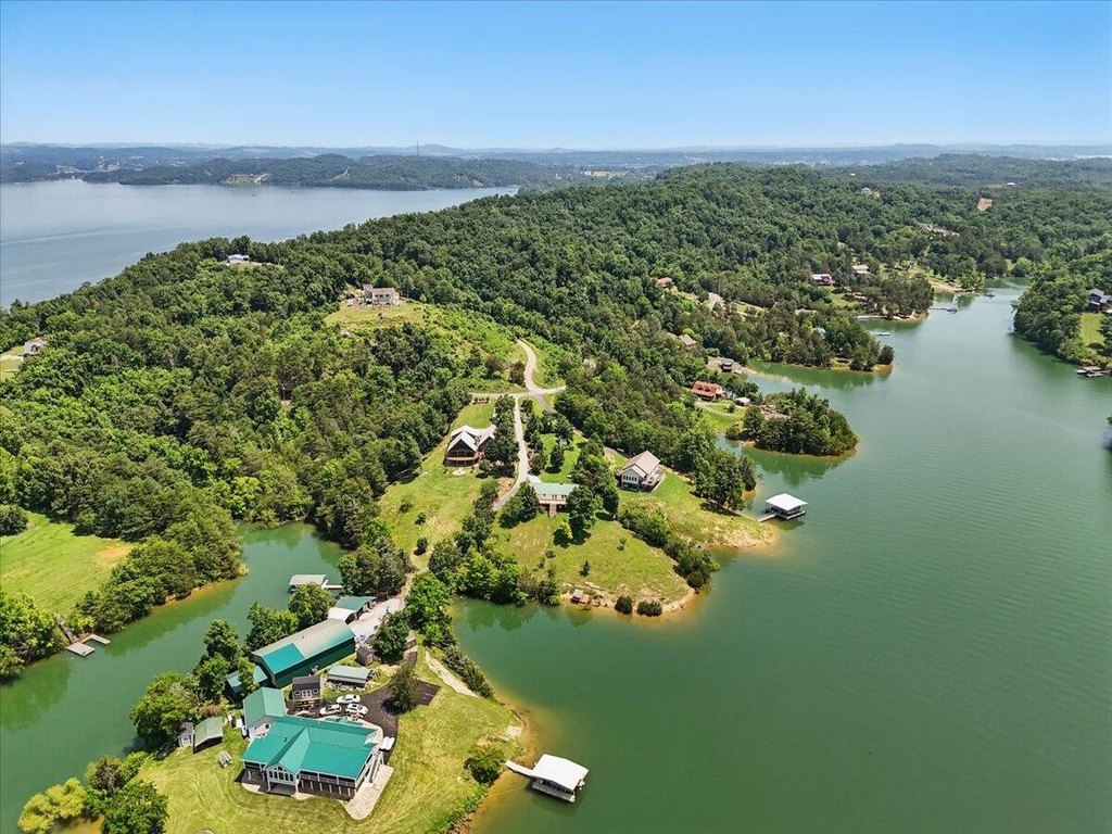 Dandridge, Tennessee, 37725, United States, 3 Bedrooms Bedrooms, ,2 BathroomsBathrooms,Residential,Forsale,1884082