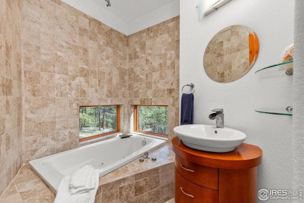 Loveland, Colorado, 80537, United States, 3 Bedrooms Bedrooms, ,3 BathroomsBathrooms,Residential,Forsale,1886165