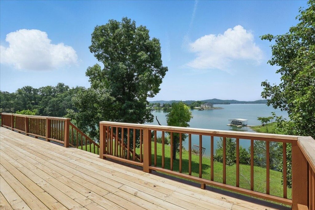 Dandridge, Tennessee, 37725, United States, 3 Bedrooms Bedrooms, ,2 BathroomsBathrooms,Residential,Forsale,1884082
