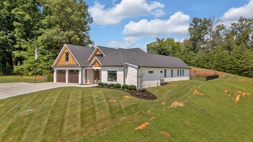 Russellville, Tennessee, 37860, United States, 4 Bedrooms Bedrooms, ,3.5 BathroomsBathrooms,Residential,Forsale,1884073