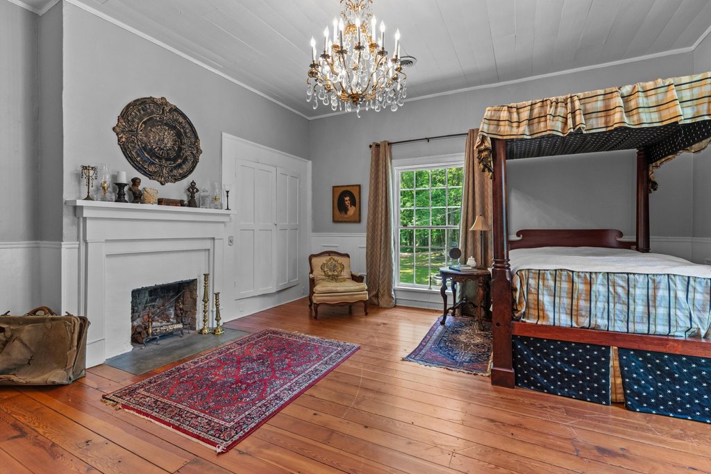 Dandridge, Tennessee, 37725, United States, 4 Bedrooms Bedrooms, ,2 BathroomsBathrooms,Residential,Forsale,1941419