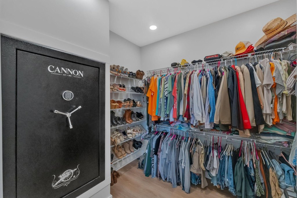 Russellville, Tennessee, 37860, United States, 4 Bedrooms Bedrooms, ,3.5 BathroomsBathrooms,Residential,Forsale,1884073