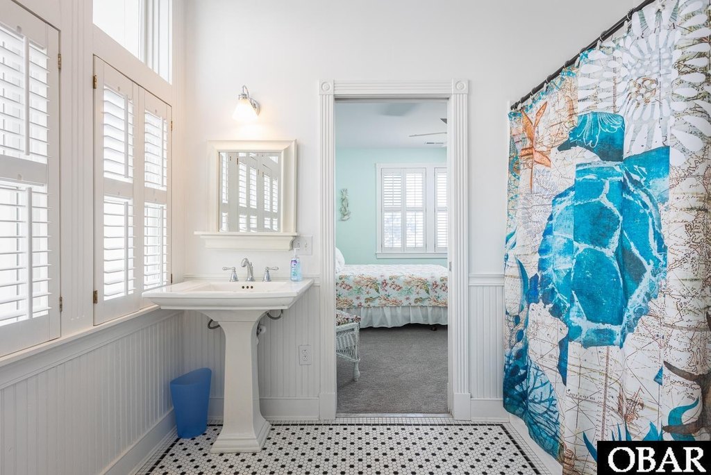 Corolla, North Carolina, 27927, United States, 6 Bedrooms Bedrooms, ,5.5 BathroomsBathrooms,Residential,Forsale,1883847