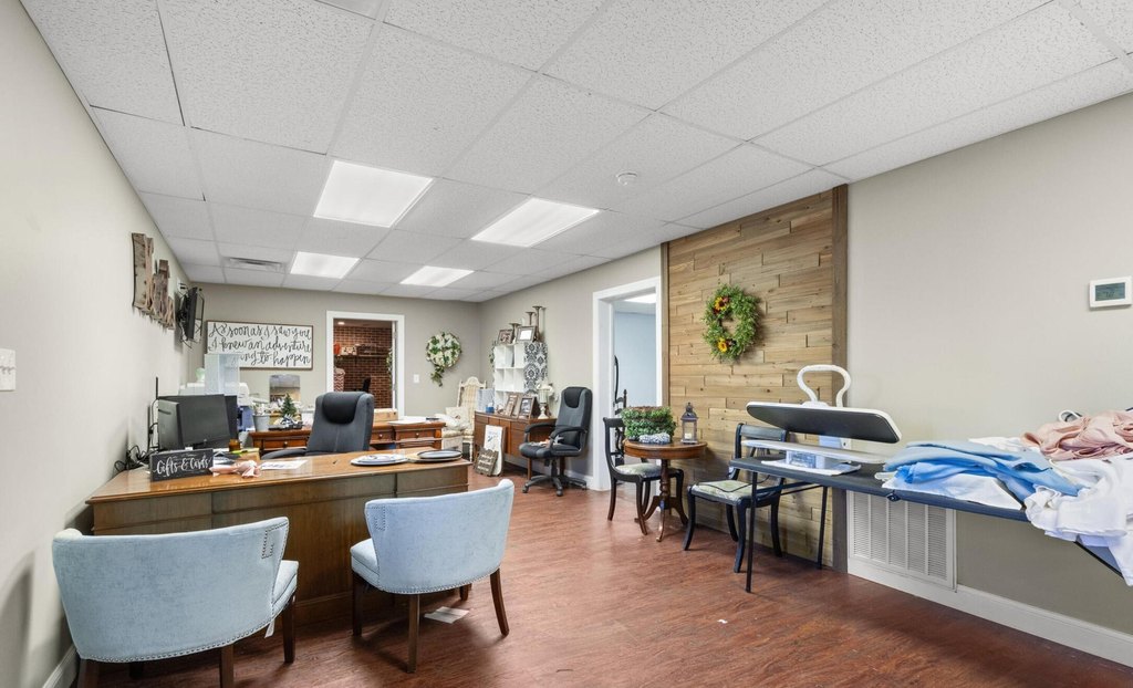 Kodak, Tennessee, 37764, United States, 5 Bedrooms Bedrooms, ,5.5 BathroomsBathrooms,Residential,Forsale,1959567