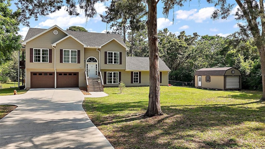 BELLEVIEW, Florida, 34420, United States, 4 Bedrooms Bedrooms, ,3 BathroomsBathrooms,Residential,Forsale,1905404