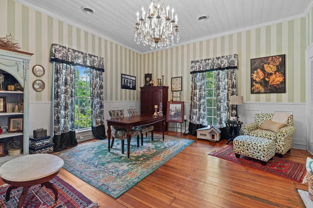 Dandridge, Tennessee, 37725, United States, 4 Bedrooms Bedrooms, ,2 BathroomsBathrooms,Residential,Forsale,1941419