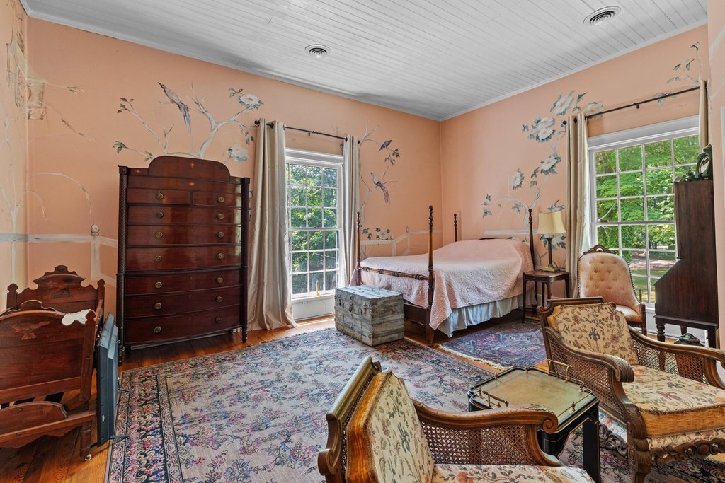 Dandridge, Tennessee, 37725, United States, 4 Bedrooms Bedrooms, ,2 BathroomsBathrooms,Residential,Forsale,1941419