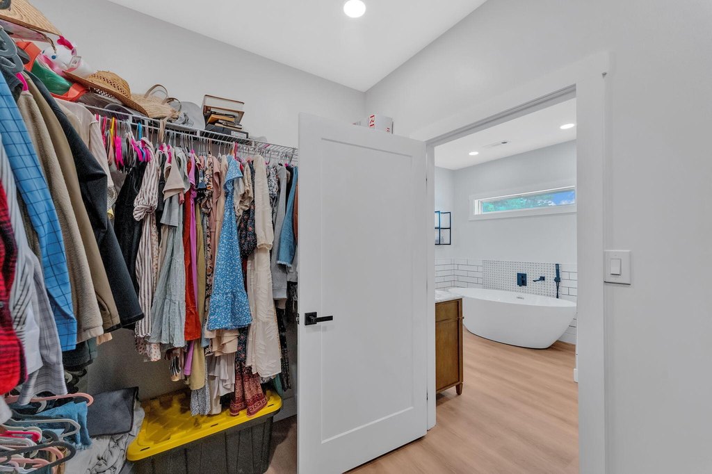 Russellville, Tennessee, 37860, United States, 4 Bedrooms Bedrooms, ,3.5 BathroomsBathrooms,Residential,Forsale,1884073