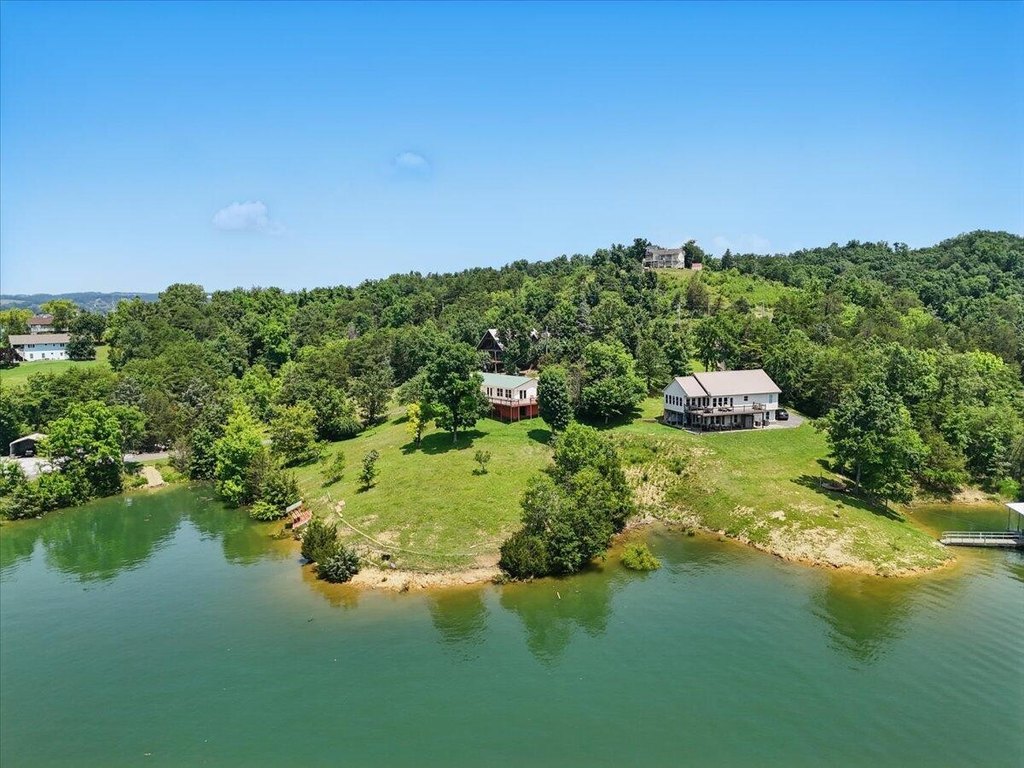 Dandridge, Tennessee, 37725, United States, 3 Bedrooms Bedrooms, ,2 BathroomsBathrooms,Residential,Forsale,1884082