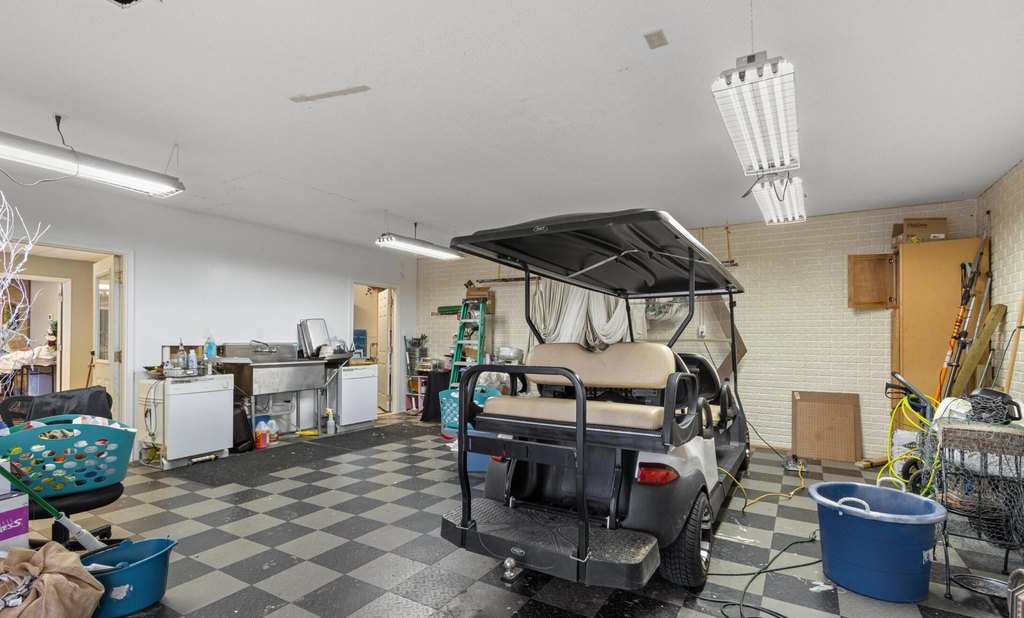 Kodak, Tennessee, 37764, United States, 5 Bedrooms Bedrooms, ,5.5 BathroomsBathrooms,Residential,Forsale,1959567