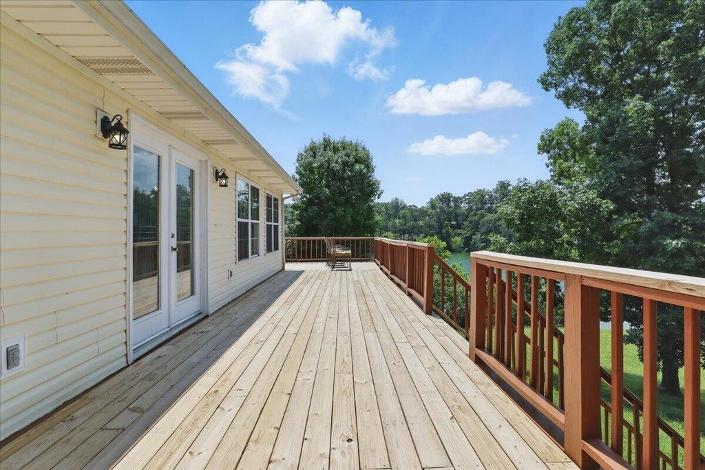 Dandridge, Tennessee, 37725, United States, 3 Bedrooms Bedrooms, ,2 BathroomsBathrooms,Residential,Forsale,1884082