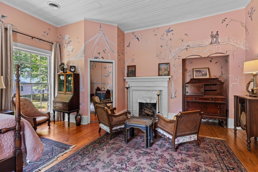 Dandridge, Tennessee, 37725, United States, 4 Bedrooms Bedrooms, ,2 BathroomsBathrooms,Residential,Forsale,1941419