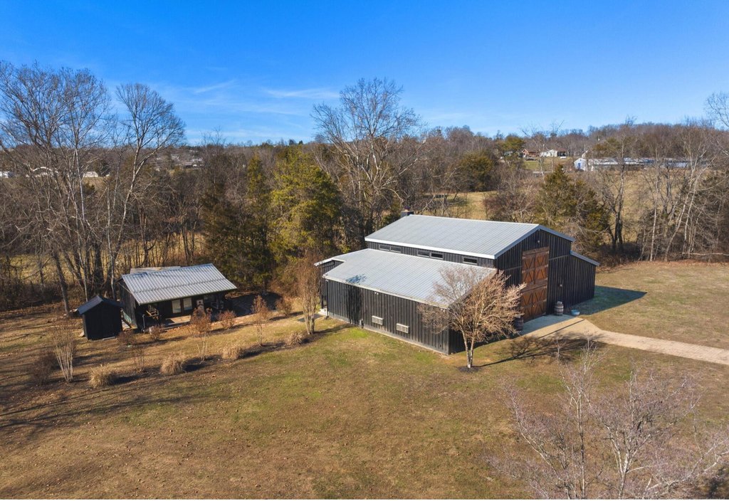 Kodak, Tennessee, 37764, United States, 5 Bedrooms Bedrooms, ,5.5 BathroomsBathrooms,Residential,Forsale,1959567