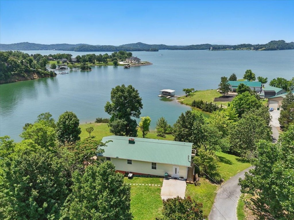 Dandridge, Tennessee, 37725, United States, 3 Bedrooms Bedrooms, ,2 BathroomsBathrooms,Residential,Forsale,1884082