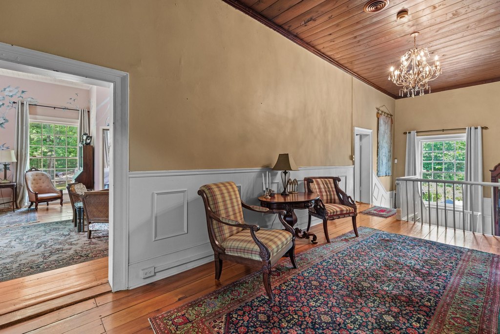 Dandridge, Tennessee, 37725, United States, 4 Bedrooms Bedrooms, ,2 BathroomsBathrooms,Residential,Forsale,1941419