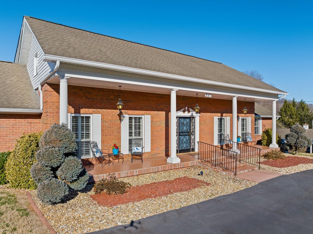 Morristown, Tennessee, 37814, United States, 3 Bedrooms Bedrooms, ,3.5 BathroomsBathrooms,Residential,Forsale,1941403