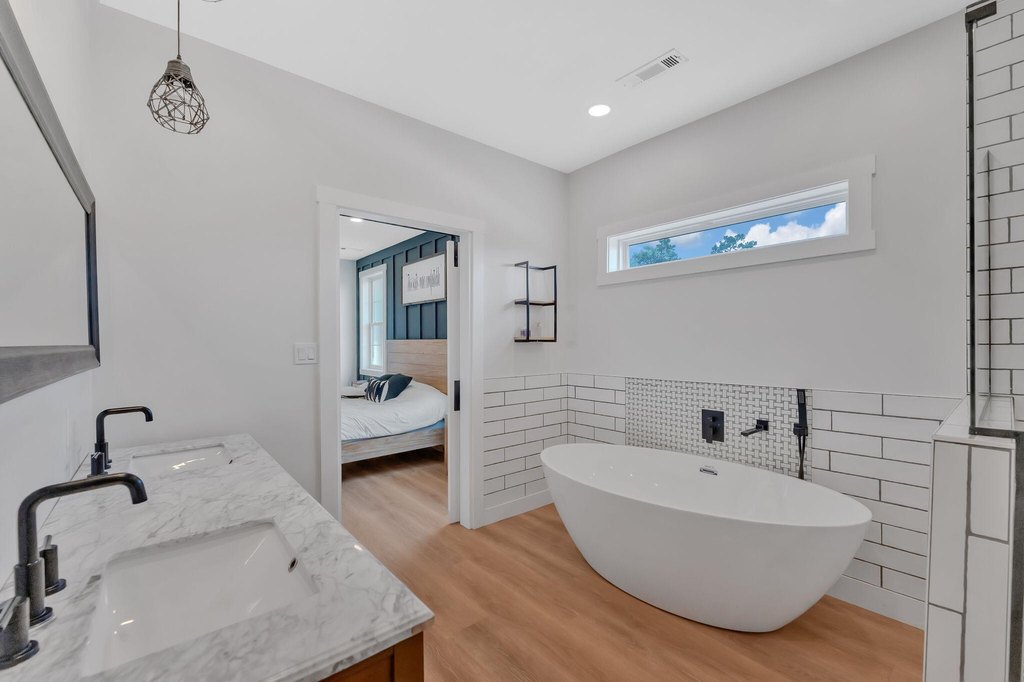 Russellville, Tennessee, 37860, United States, 4 Bedrooms Bedrooms, ,3.5 BathroomsBathrooms,Residential,Forsale,1884073