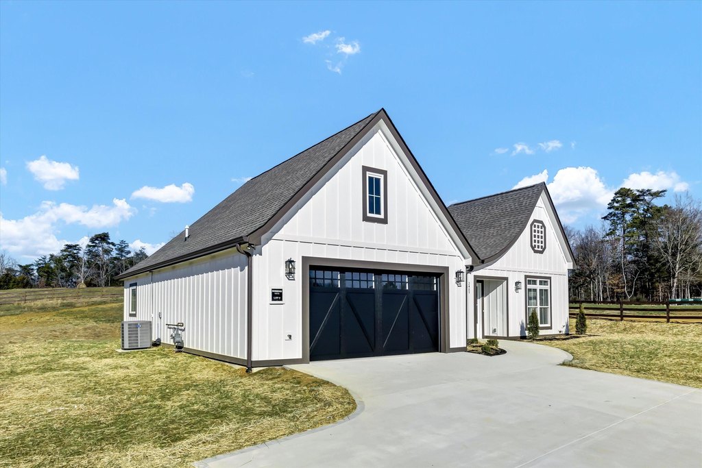 Sevierville, Tennessee, 37876, United States, 3 Bedrooms Bedrooms, ,2 BathroomsBathrooms,Residential,Forsale,1986941