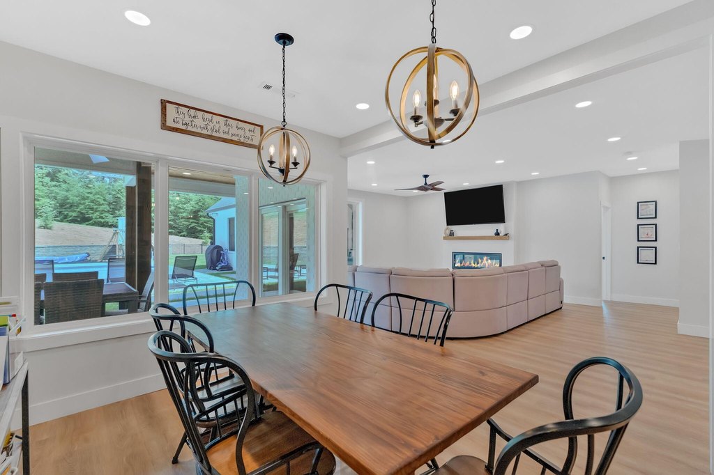 Russellville, Tennessee, 37860, United States, 4 Bedrooms Bedrooms, ,3.5 BathroomsBathrooms,Residential,Forsale,1884073