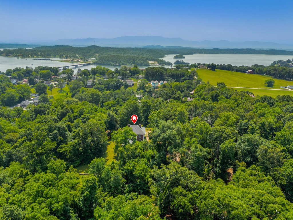 Dandridge, Tennessee, 37725, United States, 4 Bedrooms Bedrooms, ,2 BathroomsBathrooms,Residential,Forsale,1941419