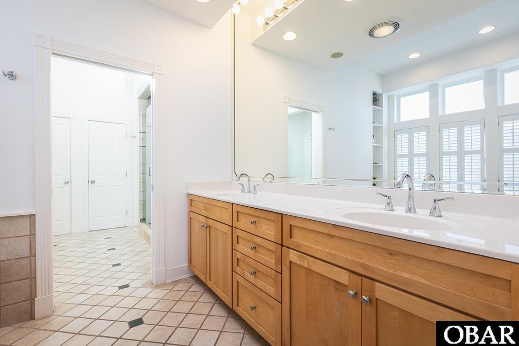 Corolla, North Carolina, 27927, United States, 6 Bedrooms Bedrooms, ,5.5 BathroomsBathrooms,Residential,Forsale,1883847