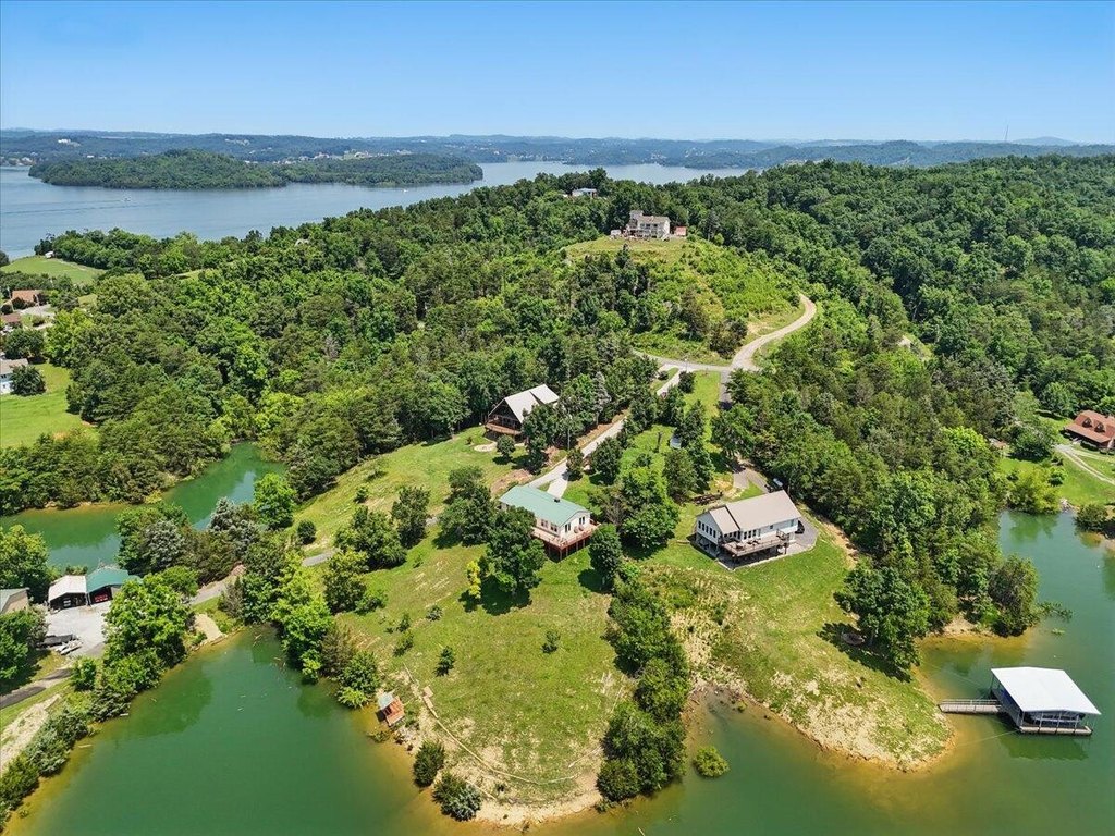 Dandridge, Tennessee, 37725, United States, 3 Bedrooms Bedrooms, ,2 BathroomsBathrooms,Residential,Forsale,1884082