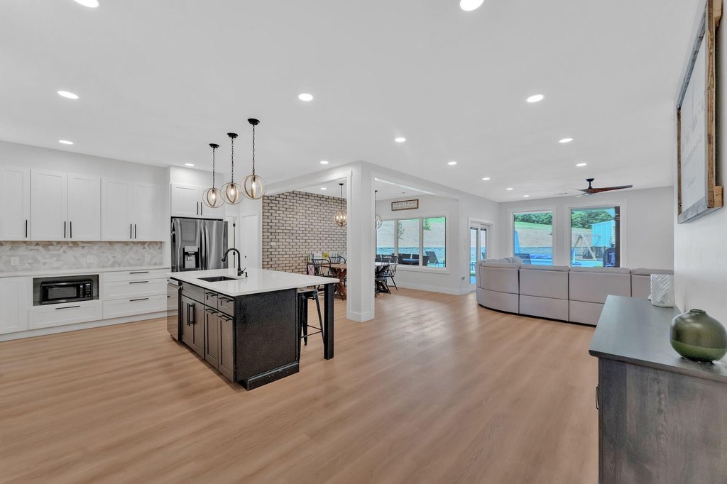 Russellville, Tennessee, 37860, United States, 4 Bedrooms Bedrooms, ,3.5 BathroomsBathrooms,Residential,Forsale,1884073