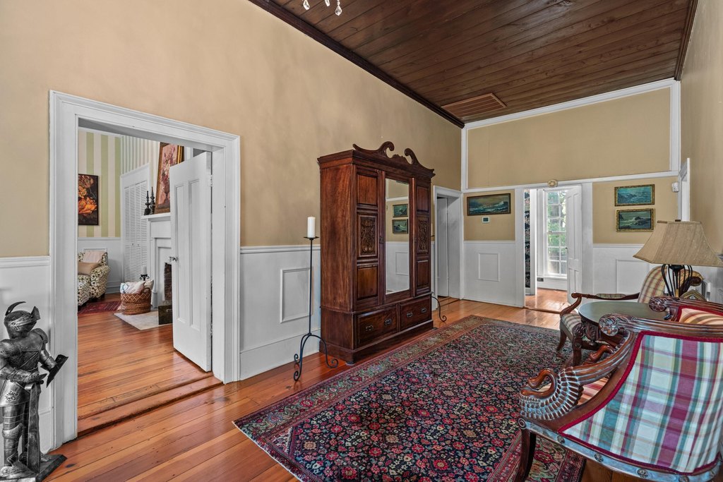 Dandridge, Tennessee, 37725, United States, 4 Bedrooms Bedrooms, ,2 BathroomsBathrooms,Residential,Forsale,1941419