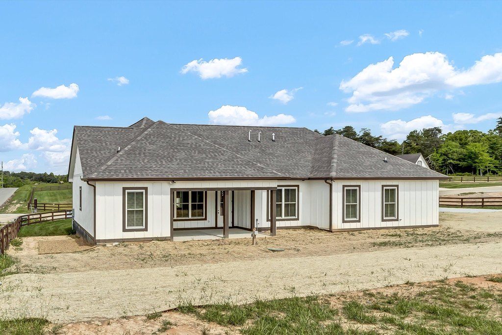 Sevierville, Tennessee, 37876, United States, 4 Bedrooms Bedrooms, ,3.5 BathroomsBathrooms,Residential,Forsale,1959566