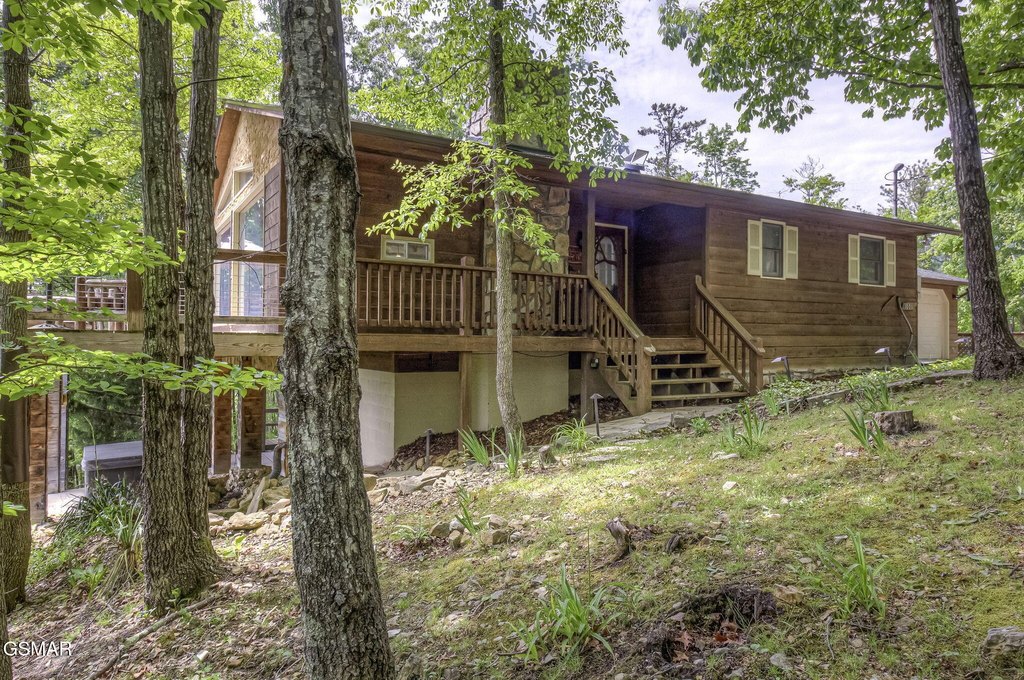 Sevierville, Tennessee, 37876, United States, 2 Bedrooms Bedrooms, ,3 BathroomsBathrooms,Residential,Forsale,1942452