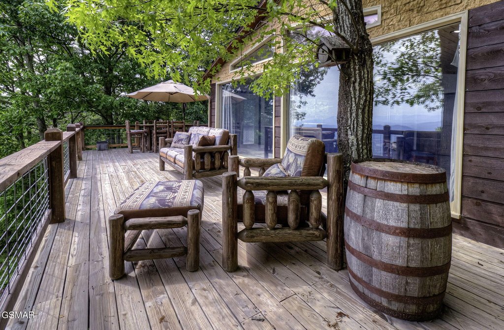 Sevierville, Tennessee, 37876, United States, 2 Bedrooms Bedrooms, ,3 BathroomsBathrooms,Residential,Forsale,1942452