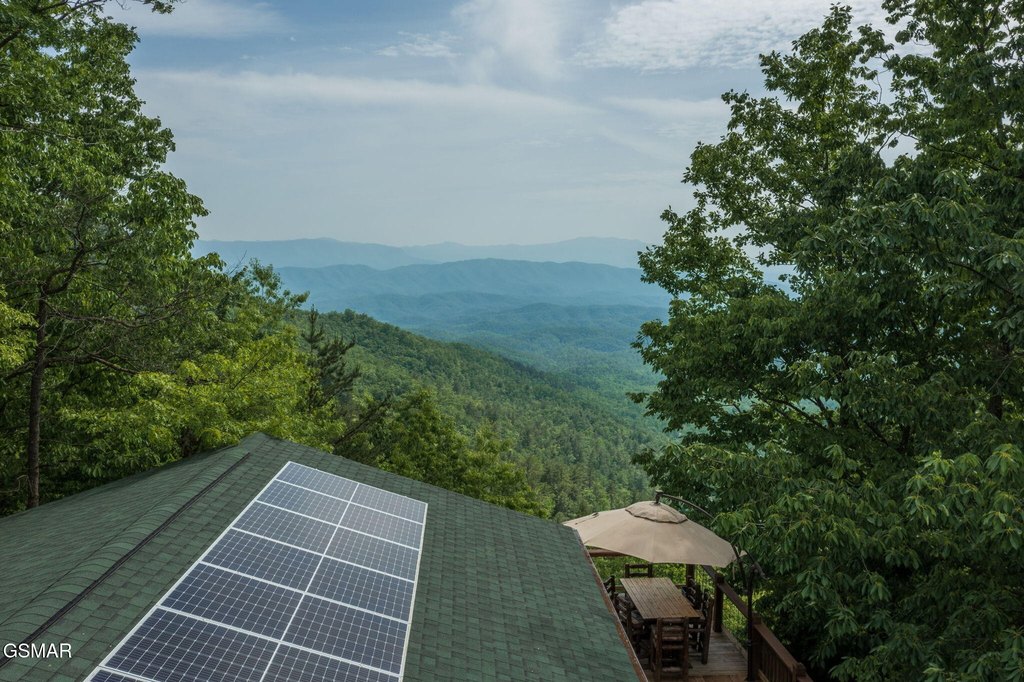 Sevierville, Tennessee, 37876, United States, 2 Bedrooms Bedrooms, ,3 BathroomsBathrooms,Residential,Forsale,1942452