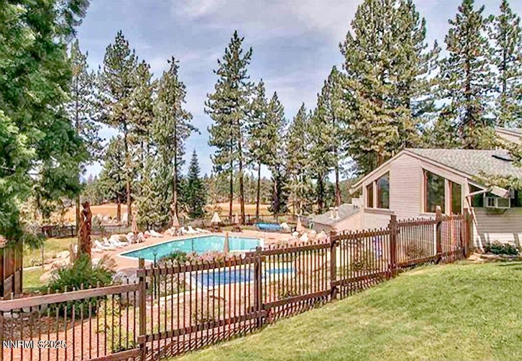 Stateline, Nevada, 89449, United States, 2 Bedrooms Bedrooms, ,2.5 BathroomsBathrooms,Residential,Forsale,1929236