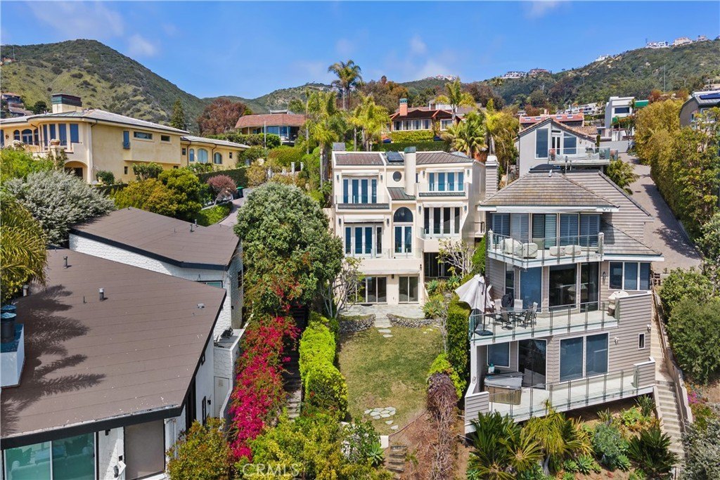 Laguna Beach, California, 92651, United States, 4 Bedrooms Bedrooms, ,4 BathroomsBathrooms,Residential,Forsale,1927552