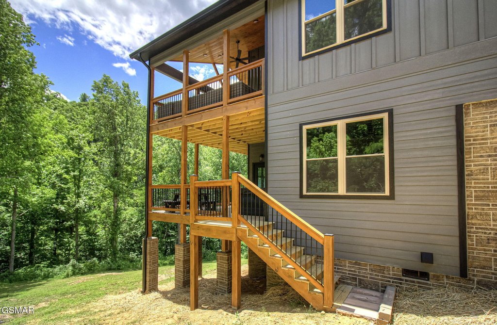 Sevierville, Tennessee, 37876, United States, 2 Bedrooms Bedrooms, ,2.5 BathroomsBathrooms,Residential,Forsale,1936711