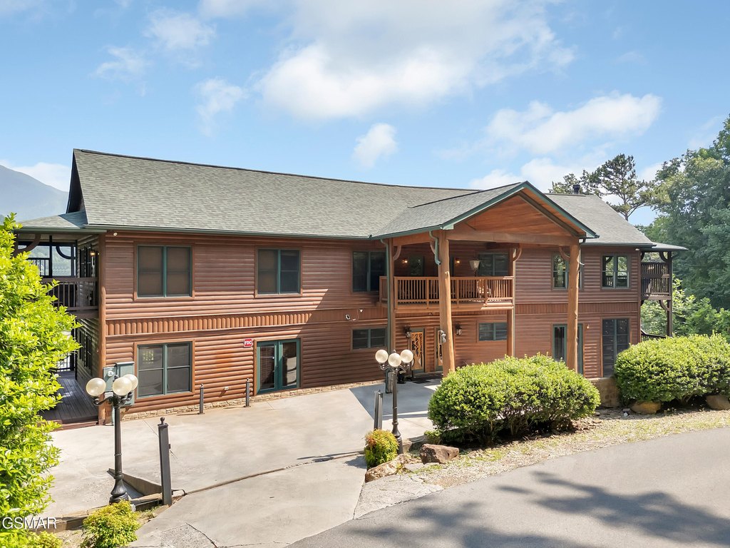 Gatlinburg, Tennessee, 37738, United States, 8 Bedrooms Bedrooms, ,8.5 BathroomsBathrooms,Residential,Forsale,1942454