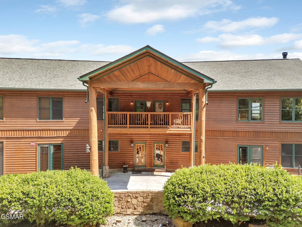 Gatlinburg, Tennessee, 37738, United States, 8 Bedrooms Bedrooms, ,8.5 BathroomsBathrooms,Residential,Forsale,1942454