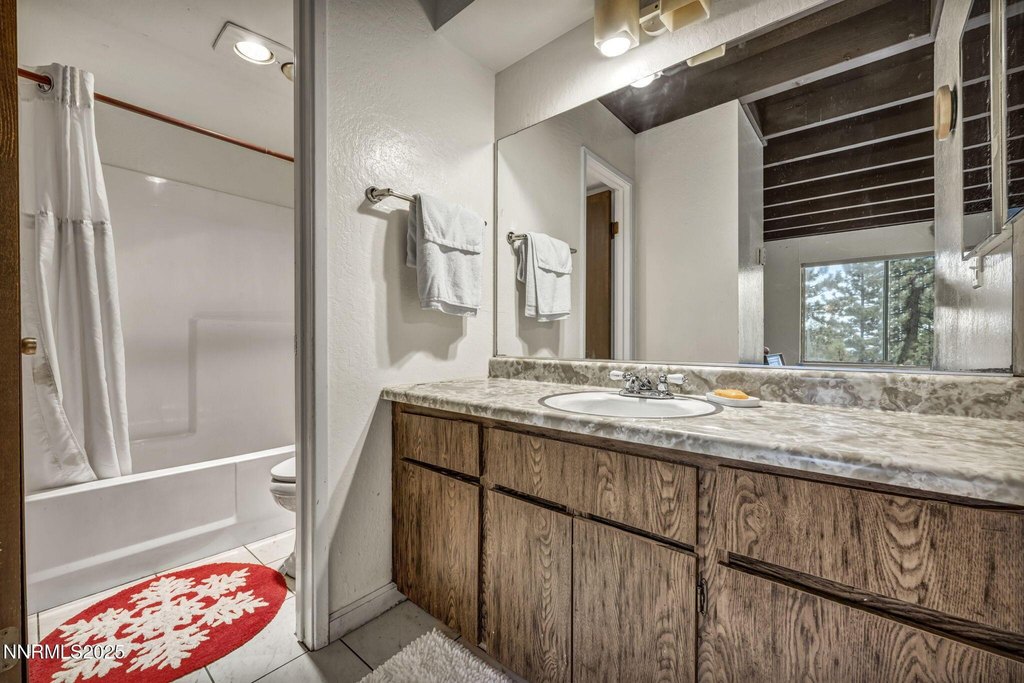 Stateline, Nevada, 89449, United States, 2 Bedrooms Bedrooms, ,2.5 BathroomsBathrooms,Residential,Forsale,1929236
