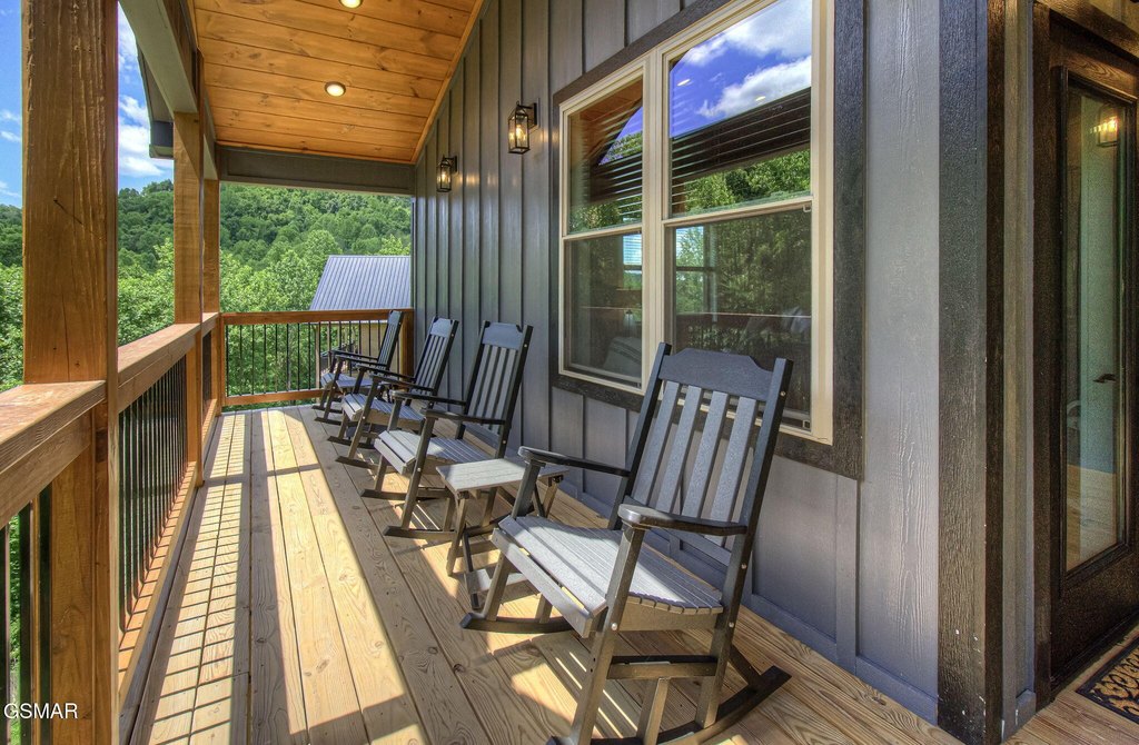 Sevierville, Tennessee, 37876, United States, 2 Bedrooms Bedrooms, ,2.5 BathroomsBathrooms,Residential,Forsale,1936711