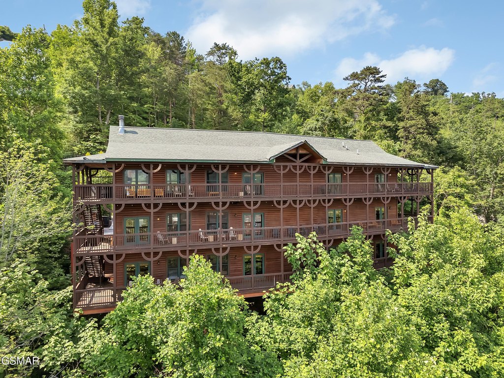Gatlinburg, Tennessee, 37738, United States, 8 Bedrooms Bedrooms, ,8.5 BathroomsBathrooms,Residential,Forsale,1942454