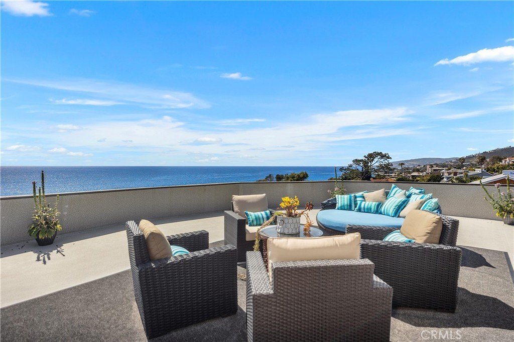 Laguna Beach, California, 92651, United States, 4 Bedrooms Bedrooms, ,4 BathroomsBathrooms,Residential,Forsale,1927552