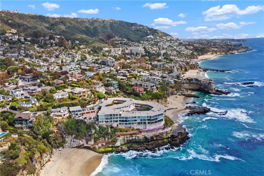 Laguna Beach, California, 92651, United States, 4 Bedrooms Bedrooms, ,4 BathroomsBathrooms,Residential,Forsale,1927552