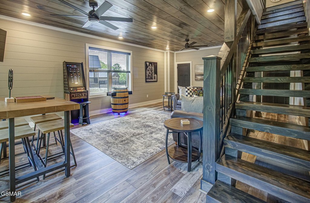 Sevierville, Tennessee, 37876, United States, 2 Bedrooms Bedrooms, ,2.5 BathroomsBathrooms,Residential,Forsale,1936711