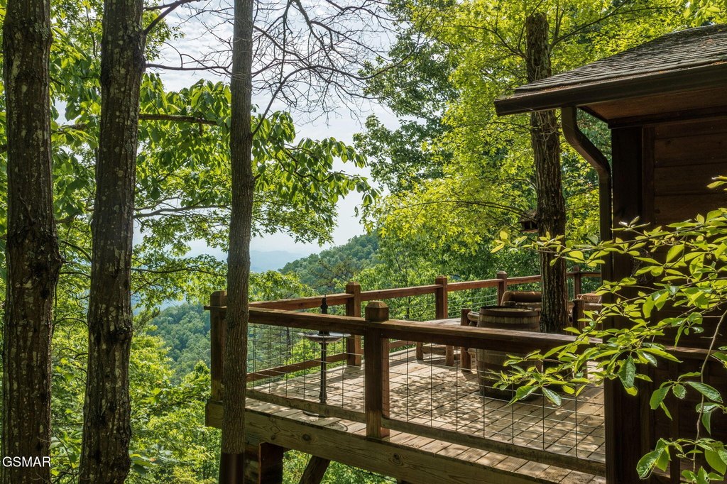Sevierville, Tennessee, 37876, United States, 2 Bedrooms Bedrooms, ,3 BathroomsBathrooms,Residential,Forsale,1942452