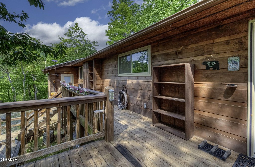 Sevierville, Tennessee, 37876, United States, 2 Bedrooms Bedrooms, ,3 BathroomsBathrooms,Residential,Forsale,1942452