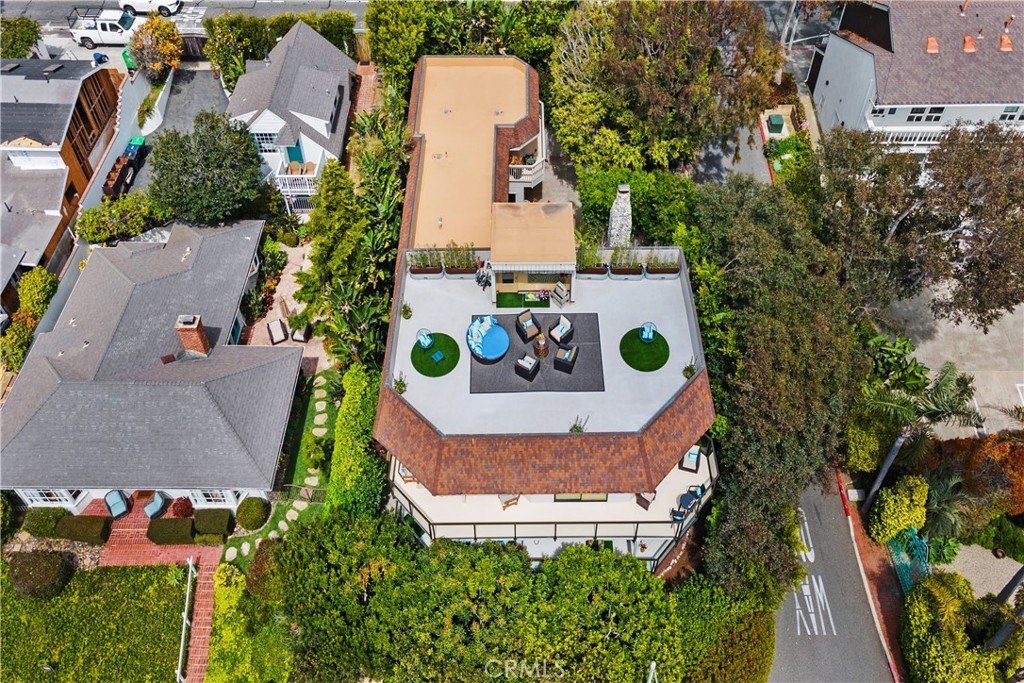 Laguna Beach, California, 92651, United States, 4 Bedrooms Bedrooms, ,4 BathroomsBathrooms,Residential,Forsale,1927552