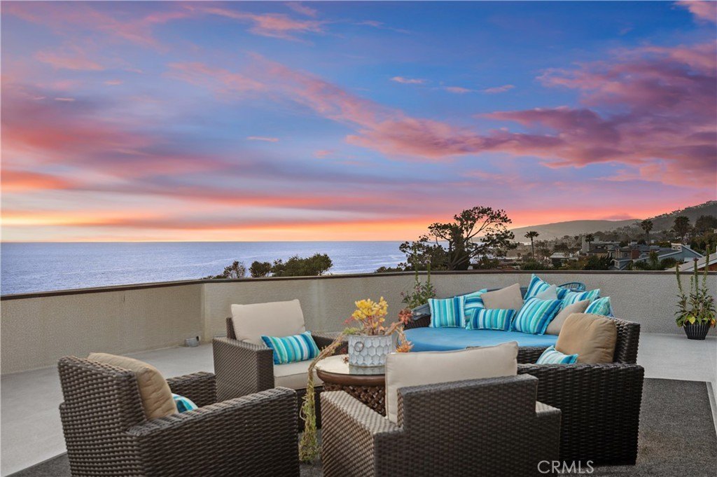 Laguna Beach, California, 92651, United States, 4 Bedrooms Bedrooms, ,4 BathroomsBathrooms,Residential,Forsale,1927552