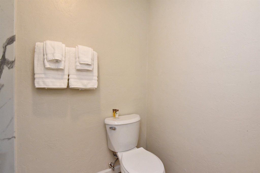 Lahaina, Hawaii, 96761, United States, 2 Bedrooms Bedrooms, ,2 BathroomsBathrooms,Residential,Forsale,2004552