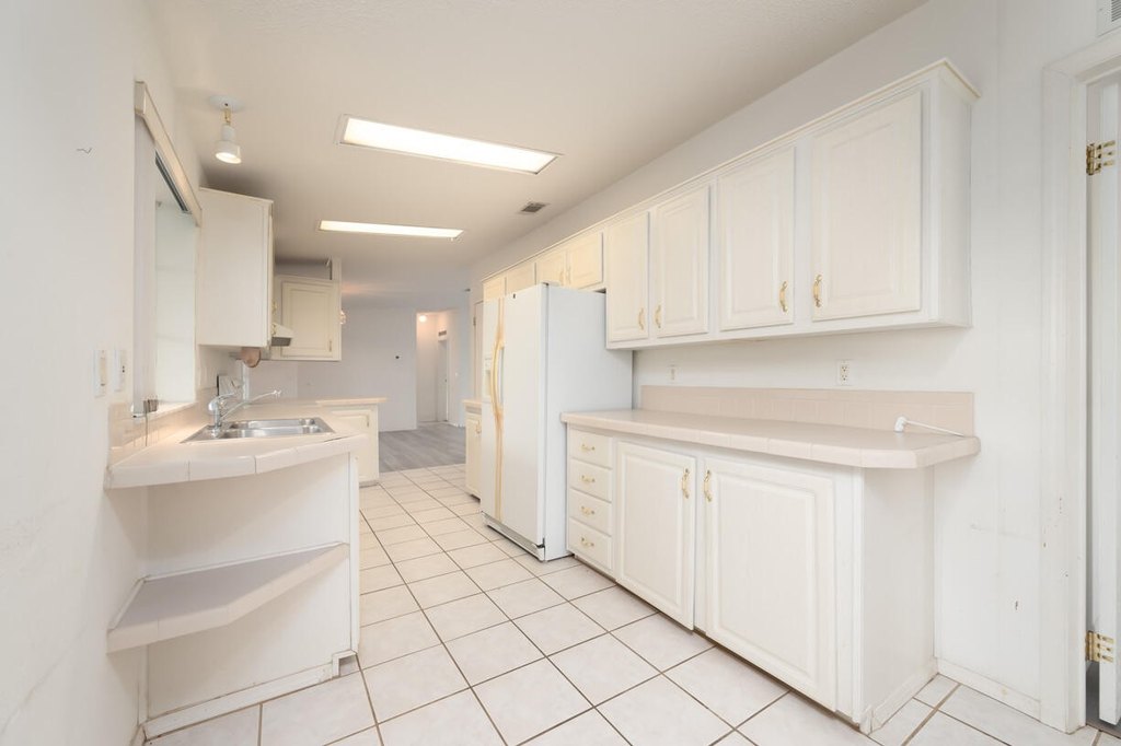 Geiger Key, Florida, 33040, United States, 4 Bedrooms Bedrooms, ,2 BathroomsBathrooms,Residential,Forsale,1968273