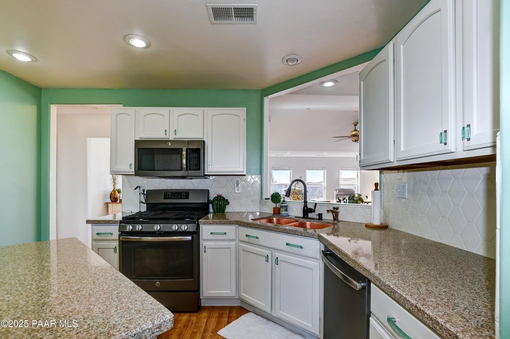 Prescott Valley, Arizona, 86315, United States, 3 Bedrooms Bedrooms, ,2.5 BathroomsBathrooms,Residential,Forsale,1883977